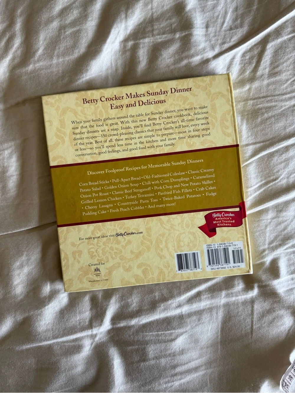 Betty Crocker Sunday Dinner Cookbook - Cream Cover with Food Photo